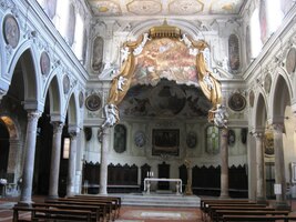 a v kapli Pokladů i vzácné relikvie