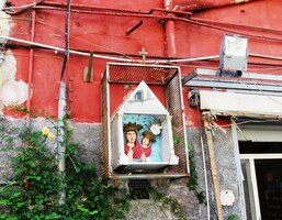 svaté obrázky jsou všude okolo