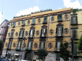 i šlechtických a církevních residencí