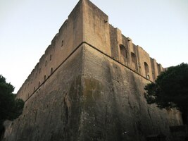 Soumrak pod hradem Sankt Elmo