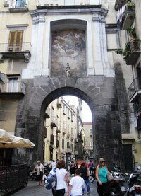 a malou branou Porta Gennaro