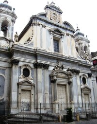 ke kostelu San Paolo Maggiore,,