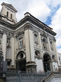 Konečně jsme dole ve městě