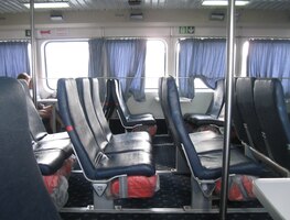 Na horní palubě bylo spusty místa