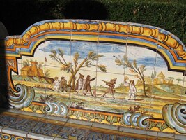 Všemu dominují malebné mozaiky dlaždic