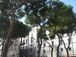 Leč zpátky na náměstí Piazza Capuano