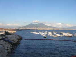 Líbí se vám Vesuv více z dálky