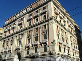 civilních institucí a úřadů