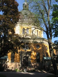 nad nimi je kostel sv.Hedviky