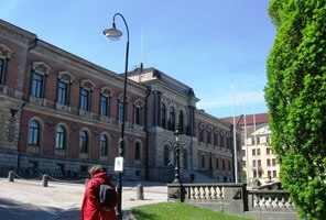 Hlavní budova univerzity