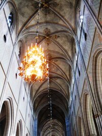 Interiér je 119 m dlouhý a 43 m široký