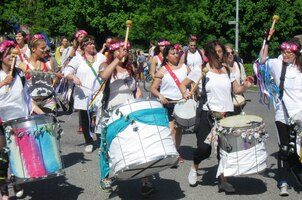 Nastupují obří bubny!