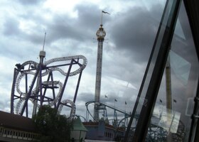 s krkolomnými horskými drahami,