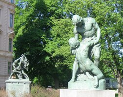 Jsou tu sochy klasické