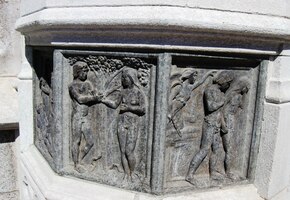 Výzdoba kolem postranního portálu