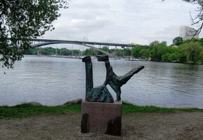 Pejskové tu mají dokonce pomník