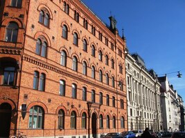 Kolem těchto paláců