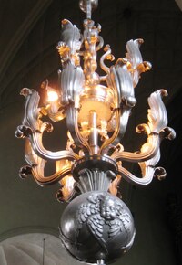 Viděli jste někdy takový lustr?