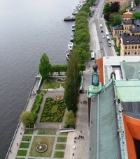 Ve Stockholmu zeleň a voda převládají,