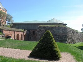 a tak je hrad dobře opevněn