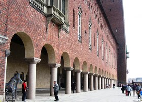 a vedle jedna z hlavních atrakcí města