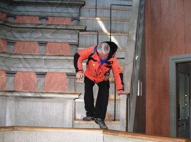 Po dlouhém karceru nohy ztvrdnou