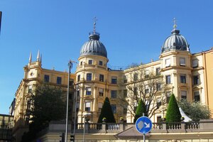 na nábřeží fjordu