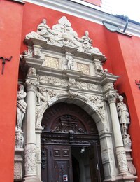 Má nenápadný portál