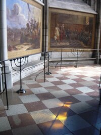 zejména pak v centrální kapli,