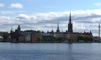 Kostel Maří Magdaleny na protějším břehu