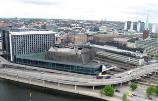 Moderna vedle historie