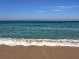 k pkláži na druhé straně města