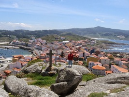 a malebná Muxia pod ním