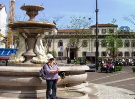 s palácem Ex-Palazzo dei Tribunali,