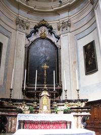 Jde opět o klasickou centrální stavbu