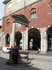 a zde Della Regione (vlastně na střeše tržnice)