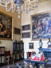 a pak několik desítek dalších "pokojíků"