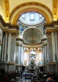 Právě jsme v chrámu San Fedele