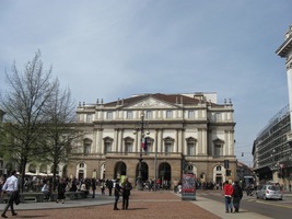 a za rohem už je divadlo -