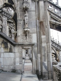 a pak ještě stoupáme po schodech