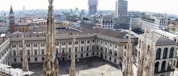 Královský palác je dole jako na dlani