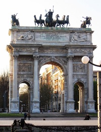 Prošli jsme kolem triumfálního oblouku