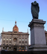 Na třídu Via Dante už padl soumrak