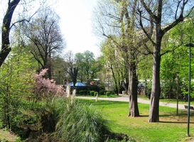 Na cestě do centra jsme procházeli parkem