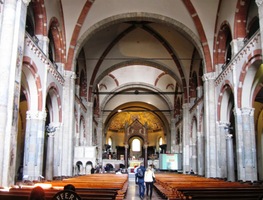 To vše na základech původní svatyně z let 379-387