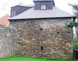 Opevnění města je překvapivě zachovalé