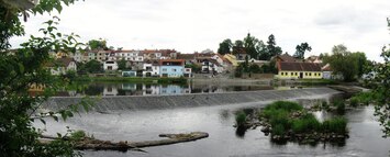 k plovárně na řece Otavě