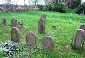 a má i oddělenou židovskou část