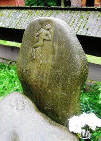 a ještě více Zátopkův hrob