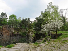 zatopeným lomem v Hříměždicích